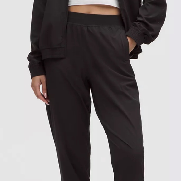 Lululemon Adapted State Perforated High-Rise Jogger - Size 6 - Picture 4 of 5